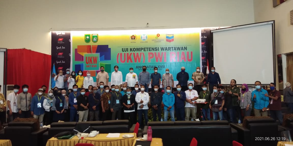 Ditutup Kepala SKK Migas Sumbagut, 11 Peserta UKW Angkatan  XVII PWI Riau Dinyatakan Tidak Kompeten