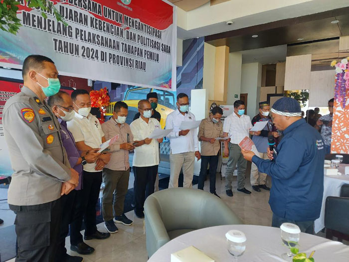  Polda dan KPU Riau Gelar Deklarasi Bersama Insan Media dan Jurnalis Cegah Berita Hoaks Jelang Tahapan Pemilu 2024