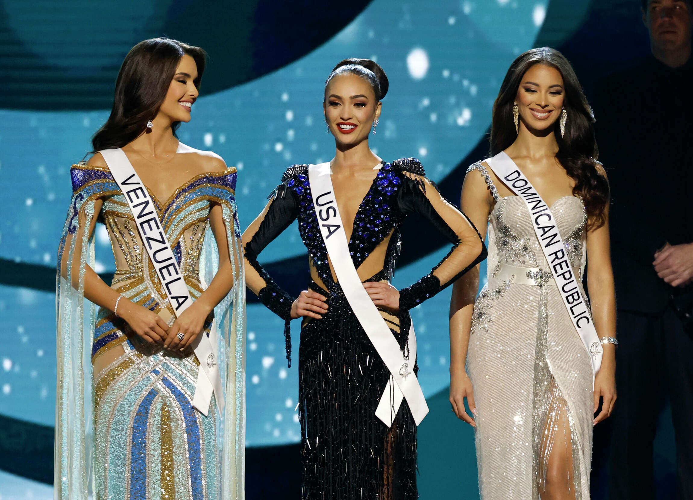 Kalahkan 83 Wanita,R'Bonney Gabriel Memenangkan Gelar Miss Universe ke-71