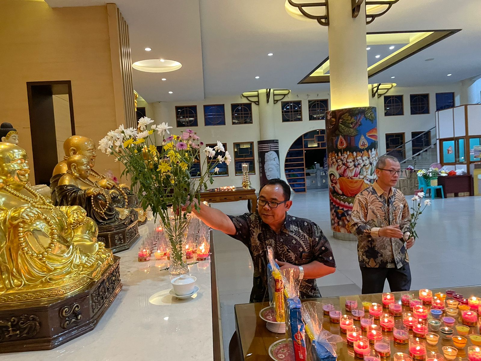 Tinjau Waisak Fair di Pusdiklat Bumi Suci Maitreya, Pembimas Buddha Riau Sebut  Waisak Fair Moment Inovasi Moderasi Beragama