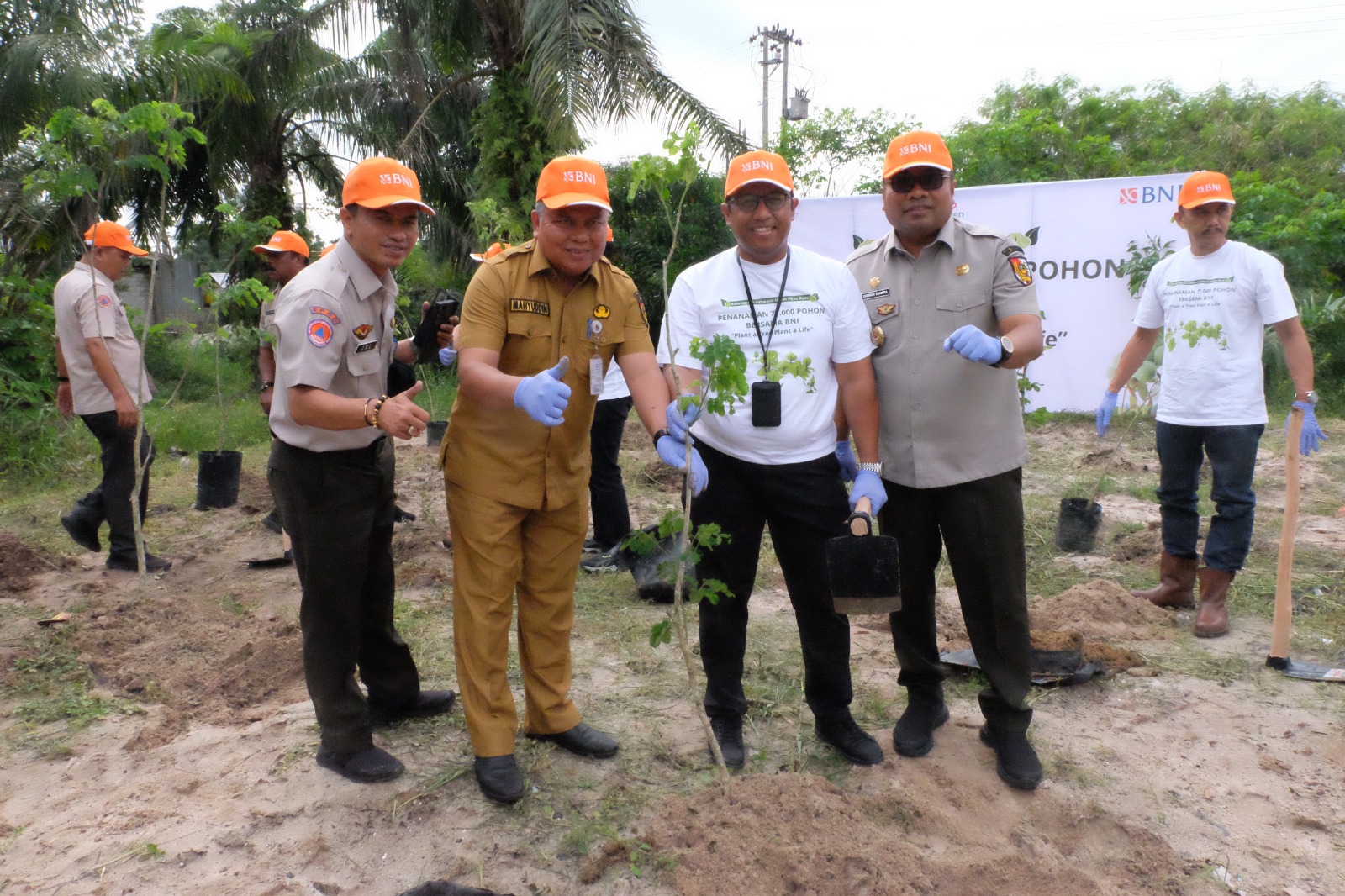 BNI Wilayah 02 Sukseskan Tanam 77.000 Pohon Bersama BPBD Kota Pekanbaru