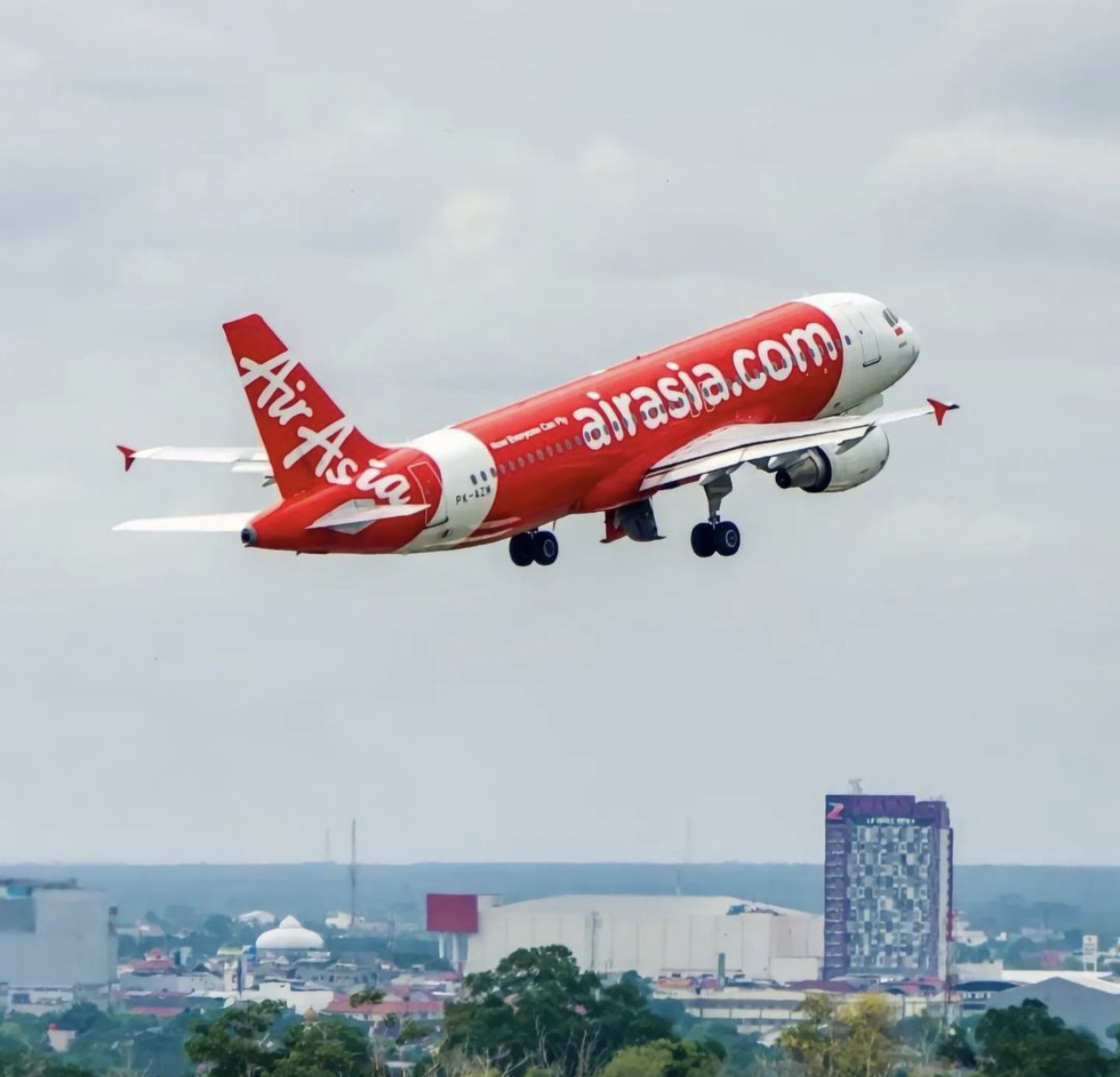 Permintaan Tinggi, Air Asia Tambah Frekuensi Penerbangan Rute Pekanbaru-Kuala Lumpur Jadi 3x Sehari